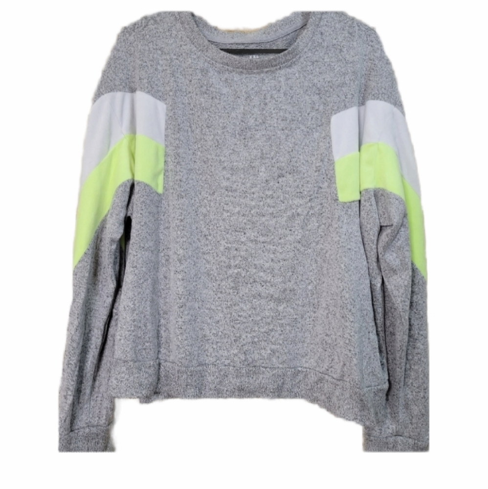 3/$15 Flirtitude Gray Cropped Sweatshirt Size XXL